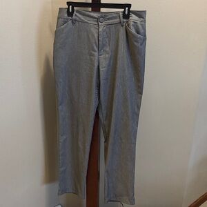 Lee Relaxed Fit Mid Rise Pants in Gray